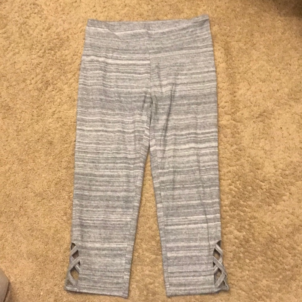 CAPRIS, barley worn, very comfortable !